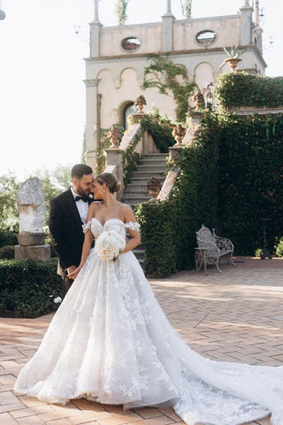 Gorgeous Ball Gown Off the Shoulder Lace Tulle Wedding Dresses VK24102413