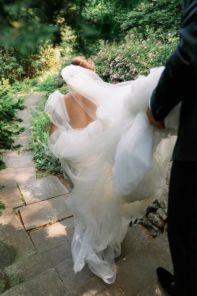 Ball Gown V Neck Tulle Wedding Dresses with Ruffled Pleat VK24121609