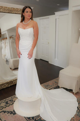 Mermaid Scoop Neck White Satin Wedding Dresses with Beading VK112103