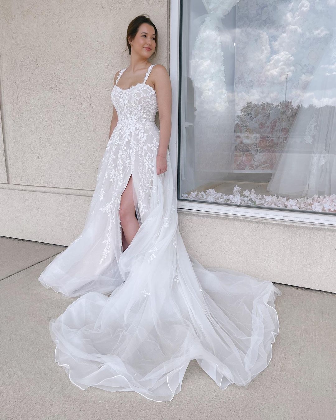 Charming A Line Sweetheart Tulle Wedding Dresses with Appliques VK23060801