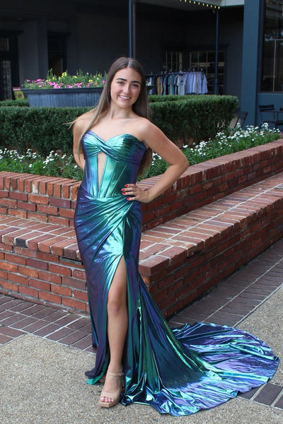 Charming Mermaid Strapless Keyhelo Green Metallic Satin Prom Dress with Slit VK24120216