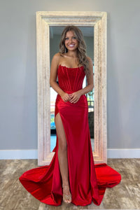 Charming Mermaid Scoop Neck Red Slit Prom Dresses with Appliques VK1312811