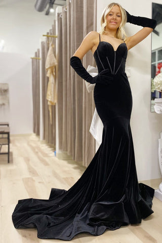 Charming Mermaid Sweetheart Black Velvet Long Prom Dress with Bow